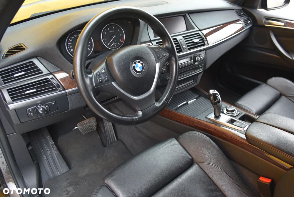 BMW X5 xDrive50i Edition Exclusive - 17