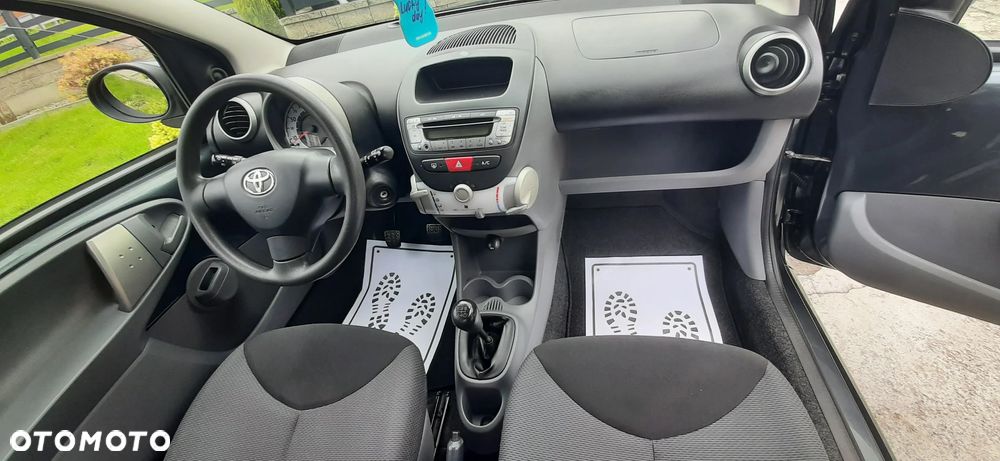 Toyota Aygo - 30