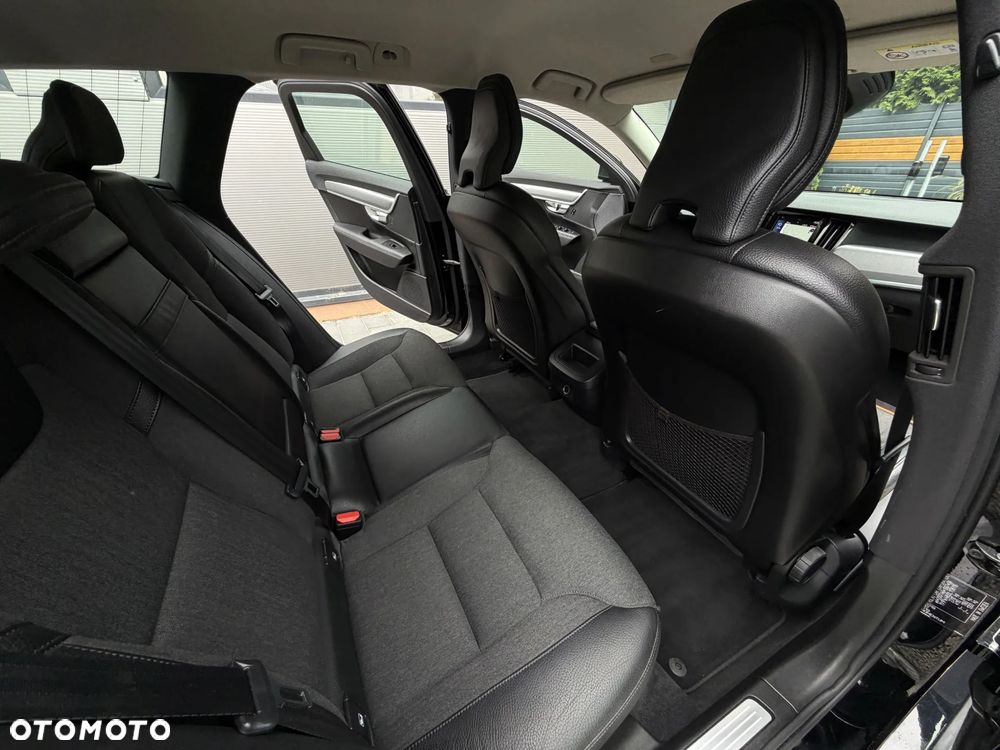 Volvo V90 D4 Geartronic Momentum Pro - 20
