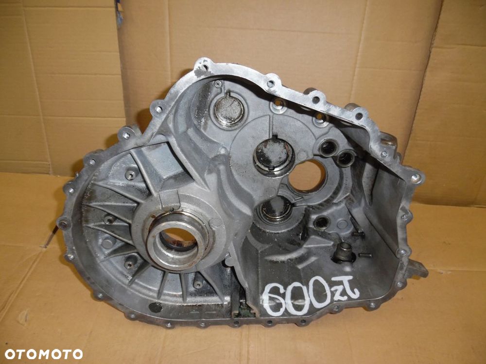 VW T5 2.5 TDI 03- OBUDOWA SKRZYNI BIEGÓW - 1