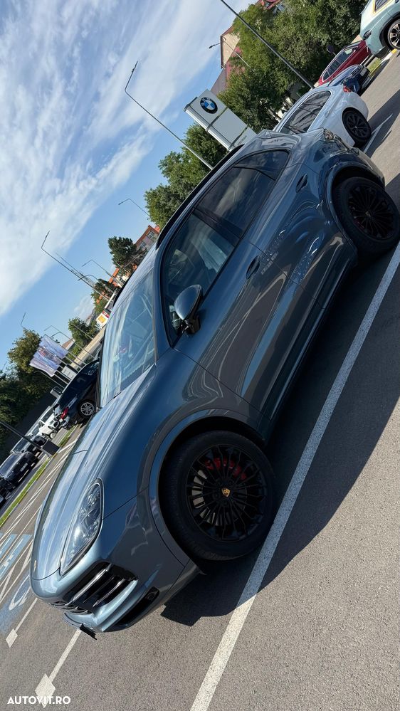 Porsche Cayenne - 5