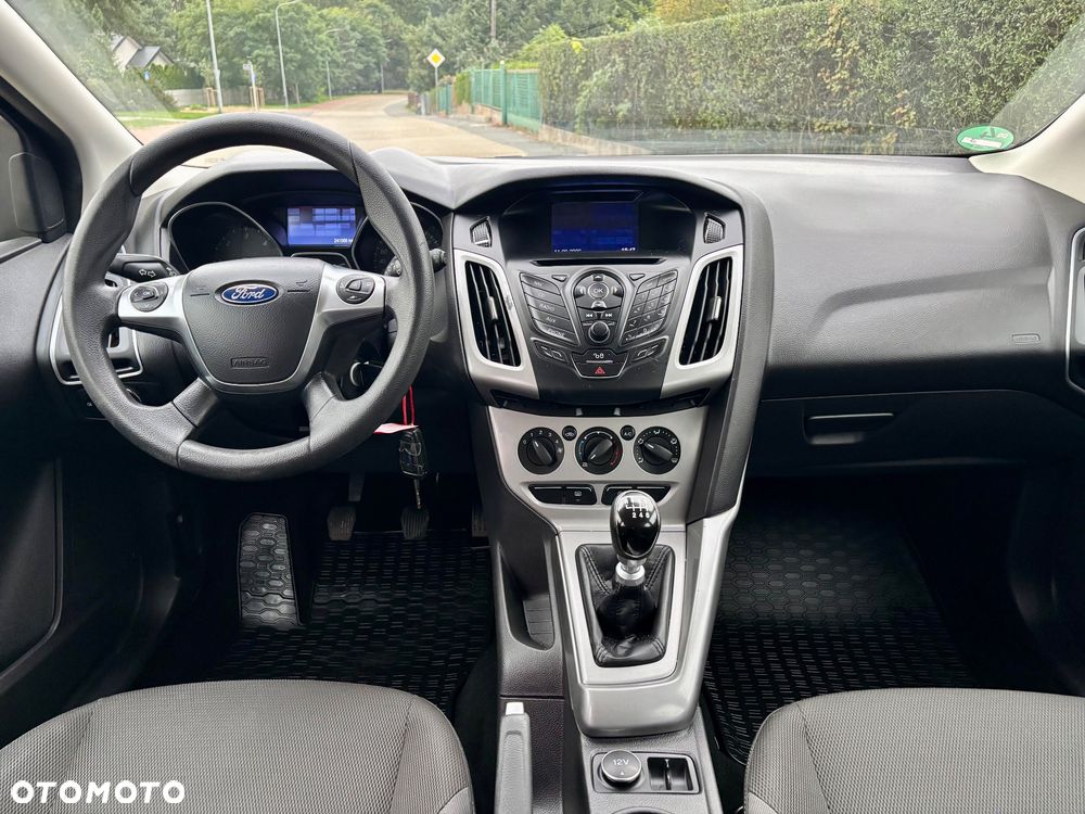 Ford Focus 1.6 TDCi DPF Champions Edition - 6