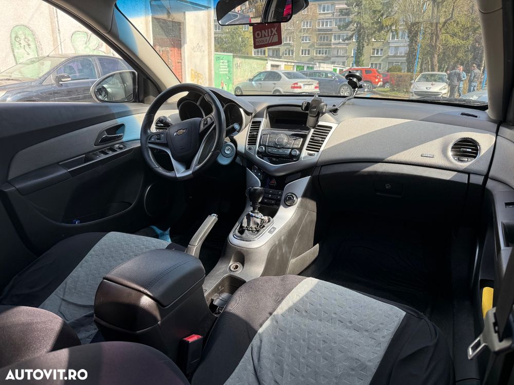 Chevrolet Cruze 1.6 Ecotec LS+ - 9