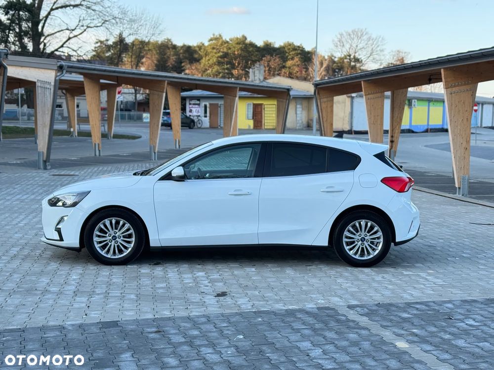 Ford Focus 1.0 EcoBoost Hybrid TITANIUM - 1