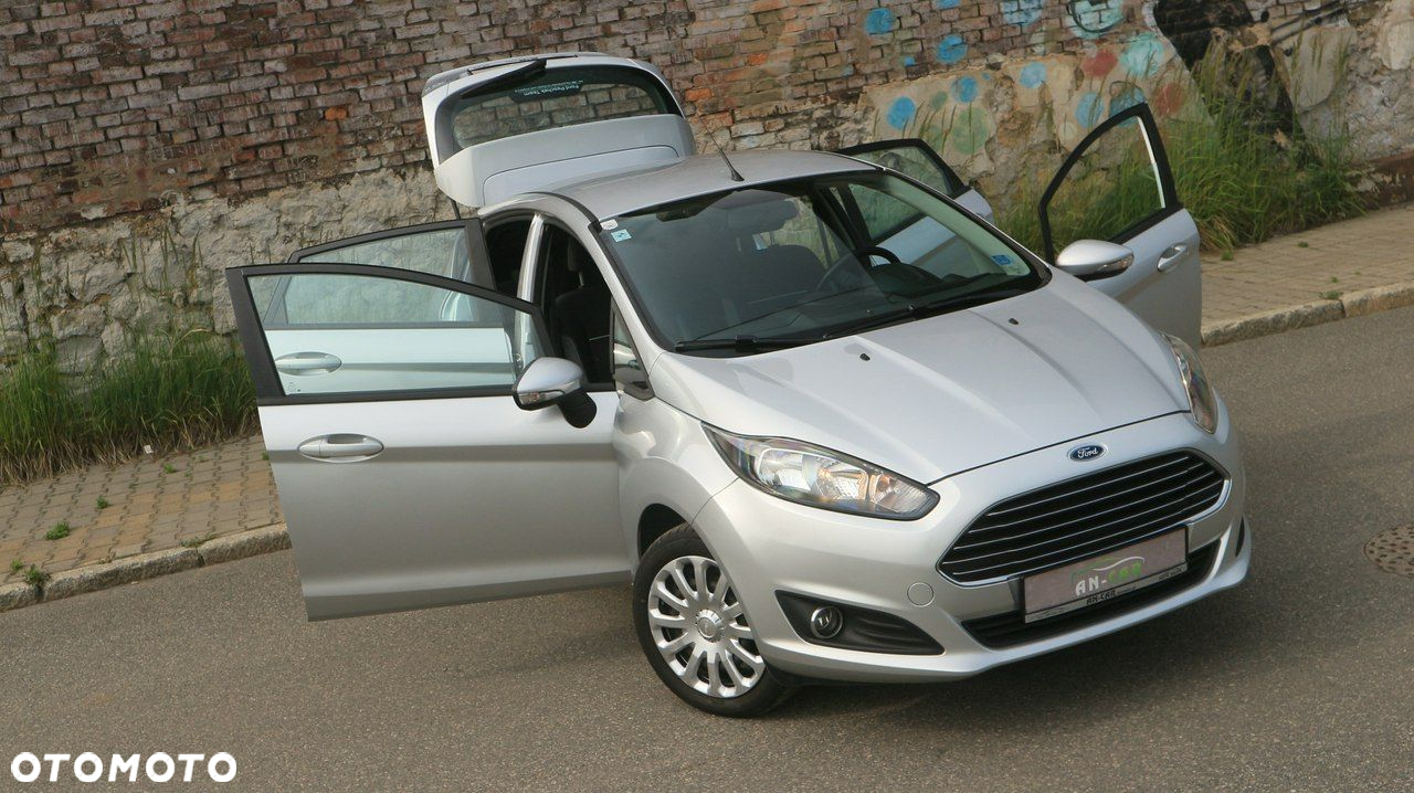 Ford Fiesta 1.25 Celebration - 31