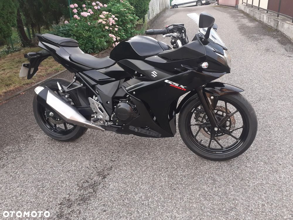 Suzuki GSX - 1