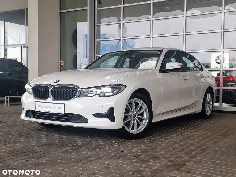 BMW Seria 3 318i Advantage