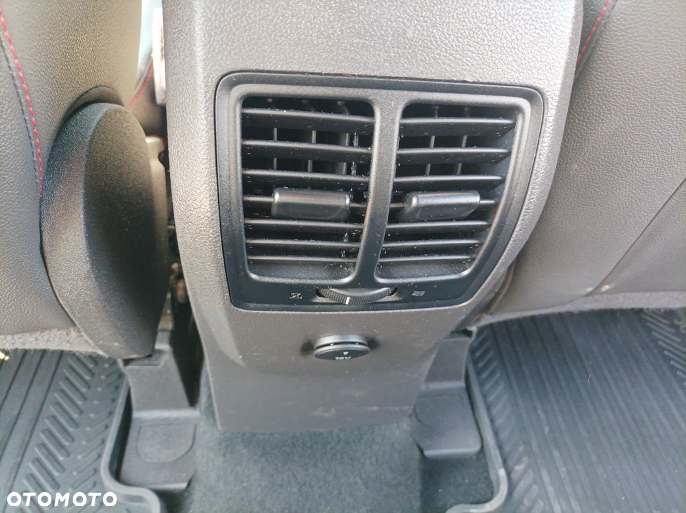 Ford Kuga 1.5 EcoBoost FWD ST-Line X - 18