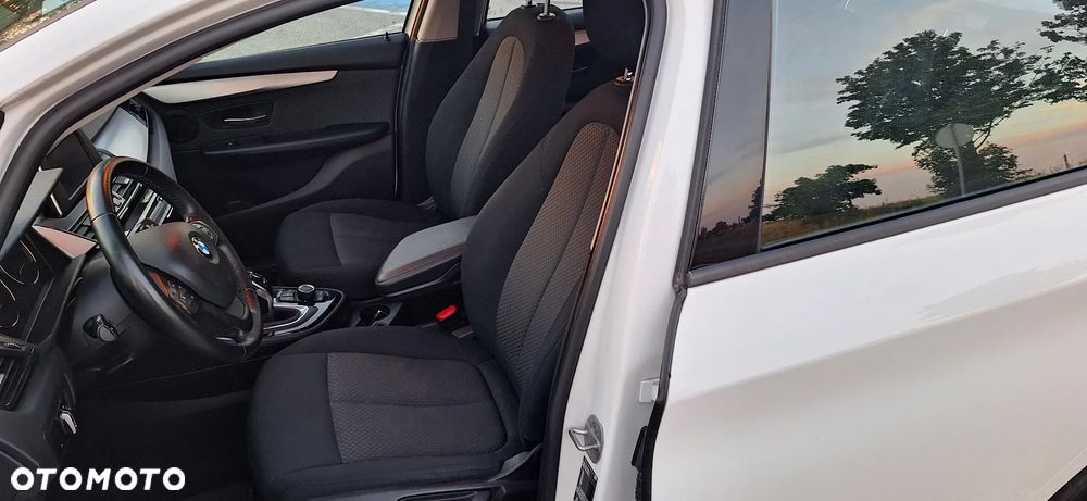 BMW Seria 2 218d - 19