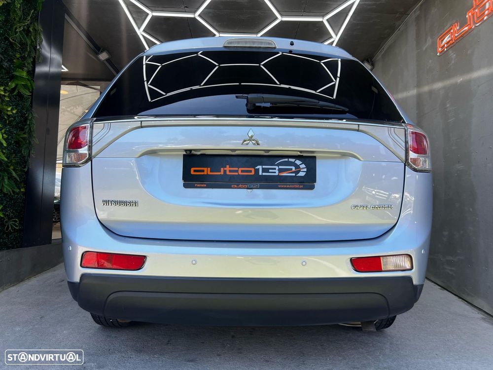 Mitsubishi Outlander 2.2 DI-D Intense+ - 5
