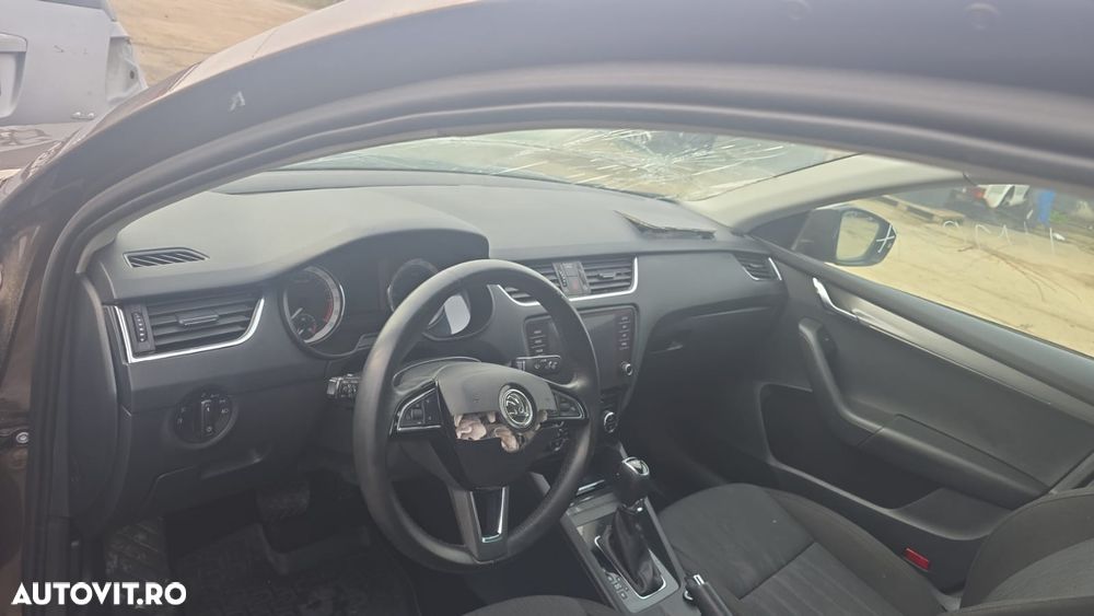 Skoda Octavia 2.0 TDI DSG Ambition - 3