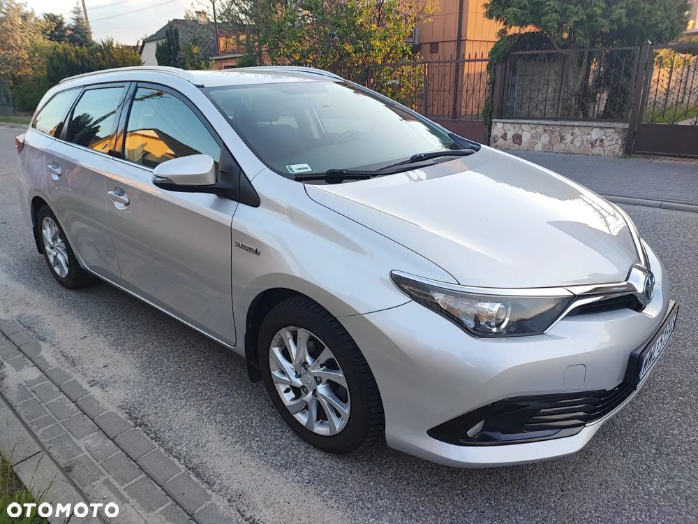 Toyota Auris Hybrid 135 Premium - 12