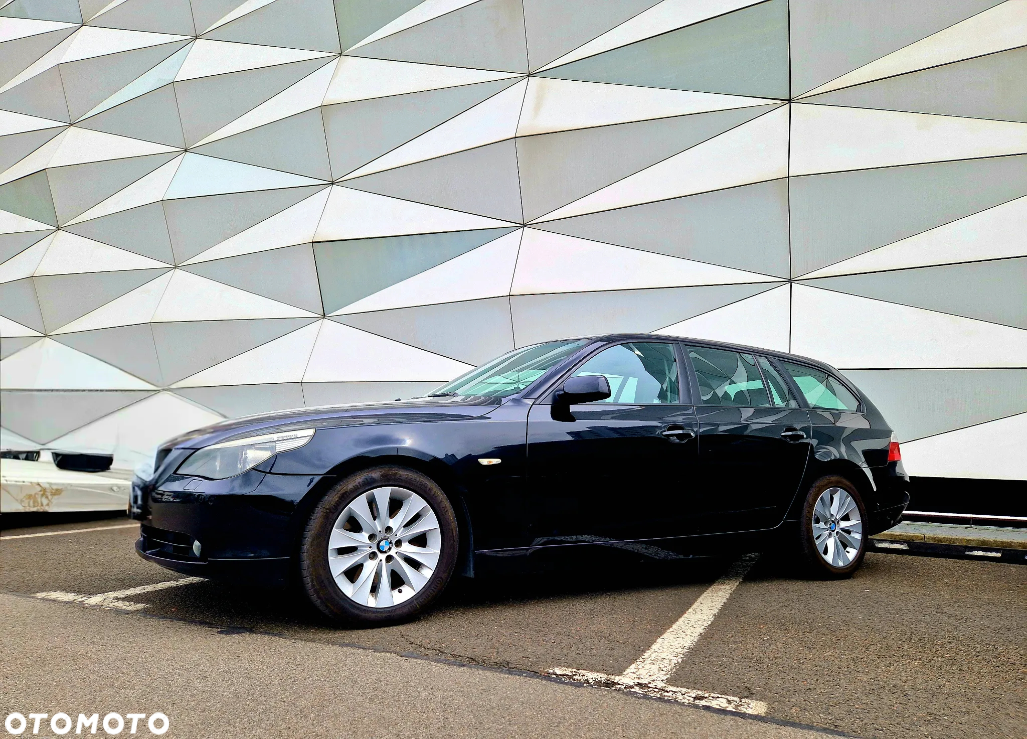 BMW Seria 5 545i - 14