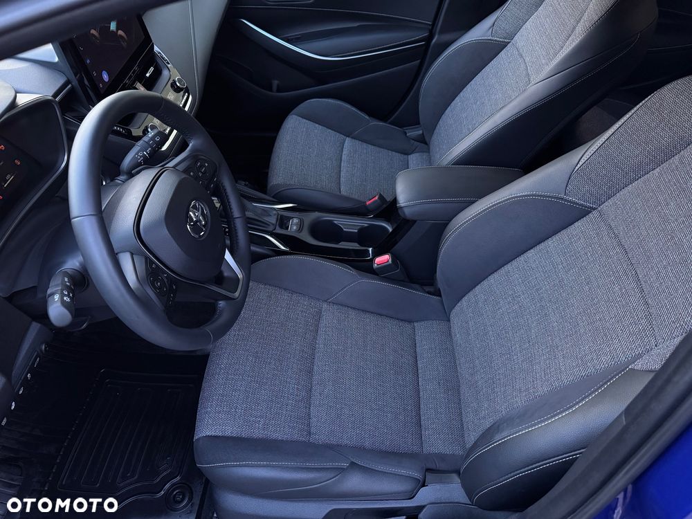 Toyota Corolla 2.0 Hybrid Executive - 18