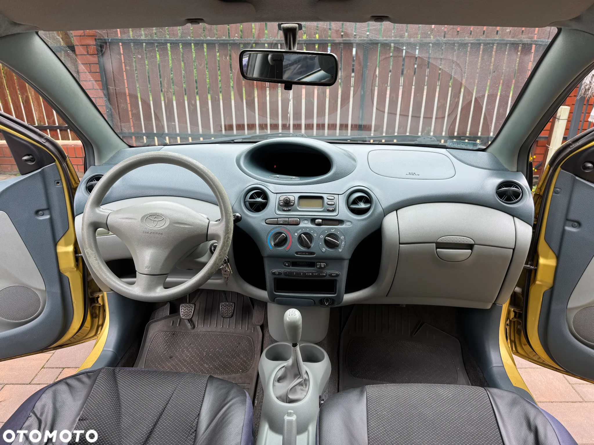 Toyota Yaris 1.0 Base - 6