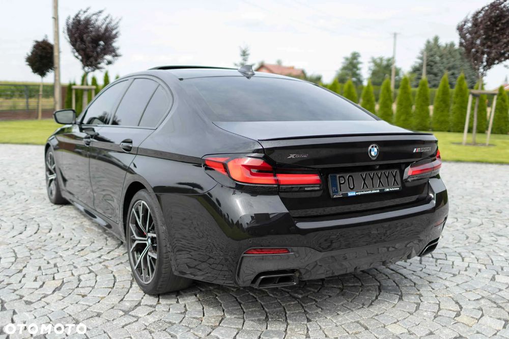 BMW Seria 5 M550i xDrive - 13
