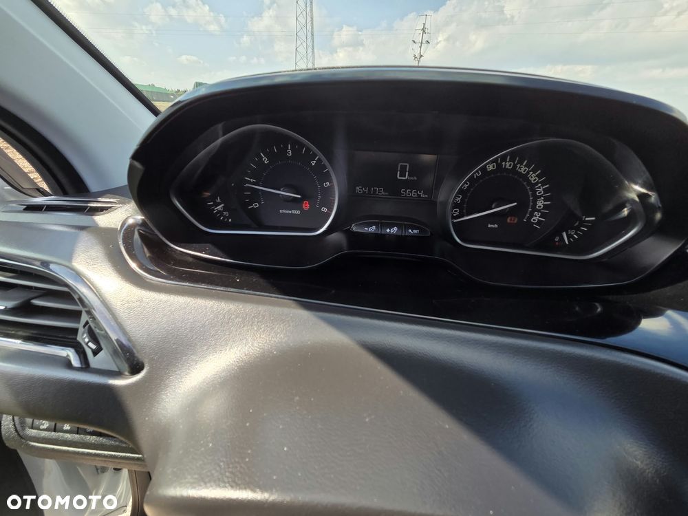 Peugeot 208 1.6 BlueHDi Active - 9