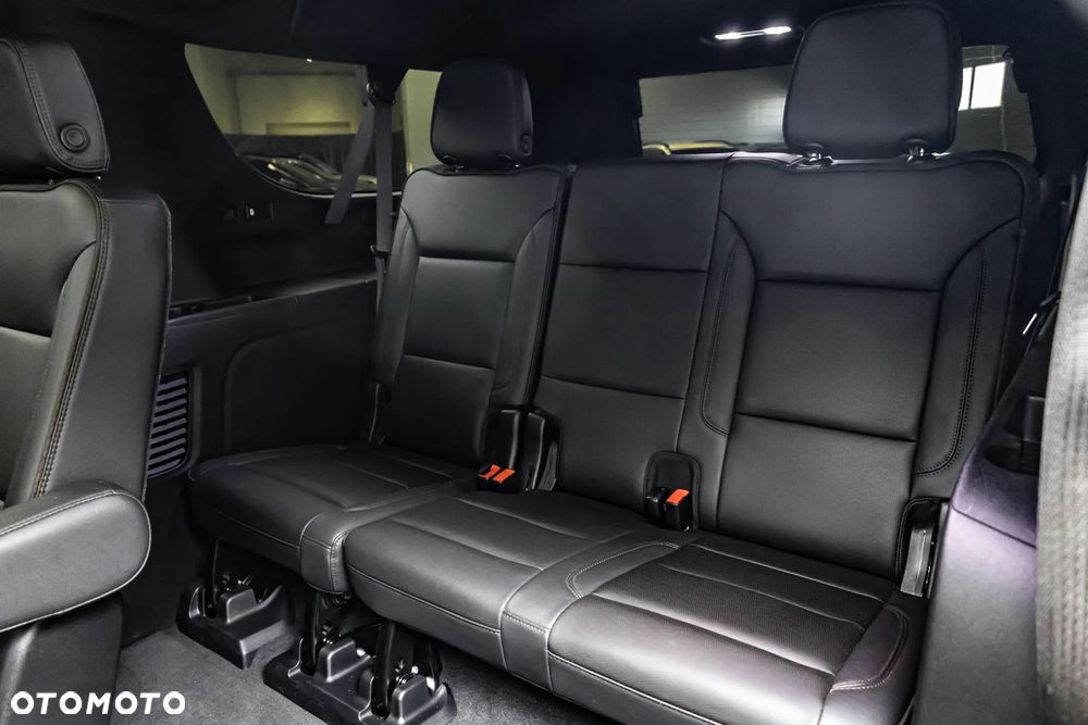 Chevrolet Suburban - 30