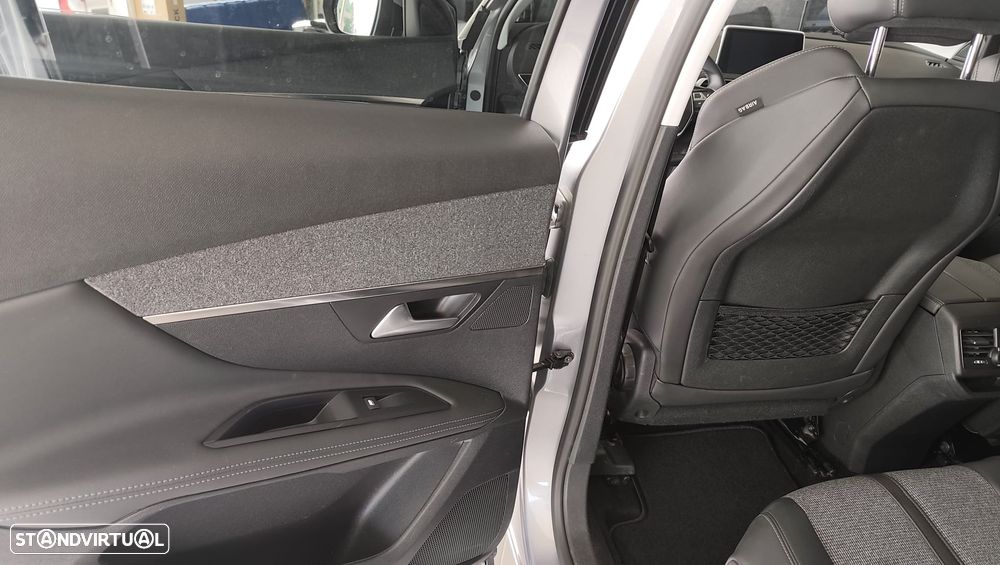 Peugeot 3008 1.5 BlueHDi Allure EAT8 - 17