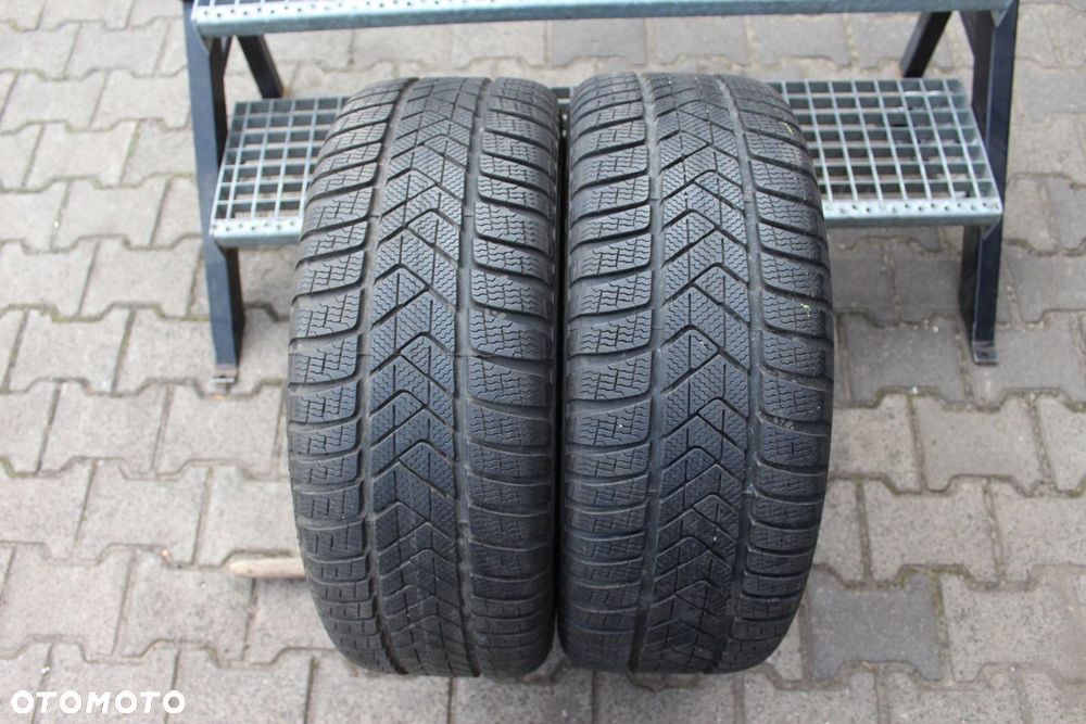 2x 235/40R19 PIRELLI WINTER SOTTOZERO 3 96V 24r 7,5mm - 1
