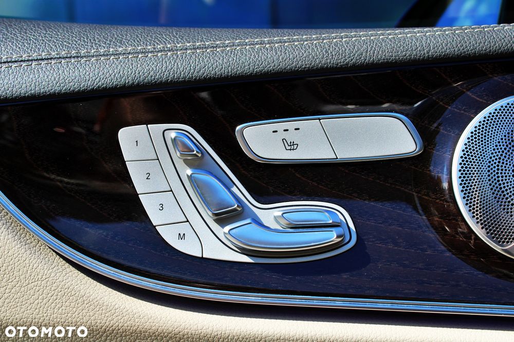 Mercedes-Benz Klasa E 220 d Coupe 4-Matic AMG - 12