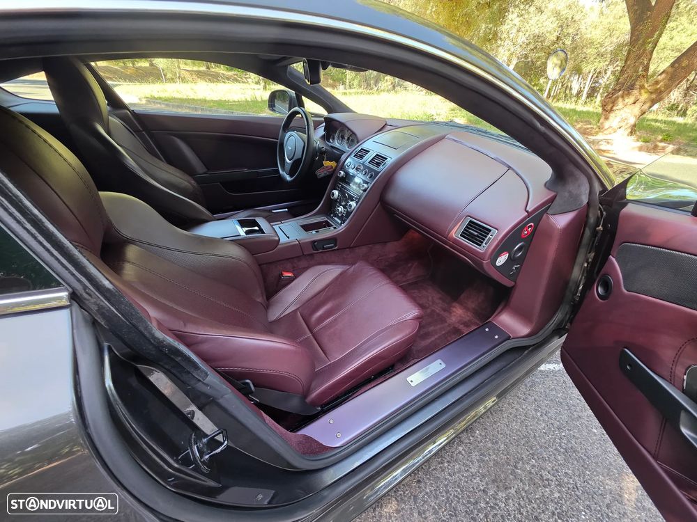 Aston Martin Vantage Coupe Sportshift - 13