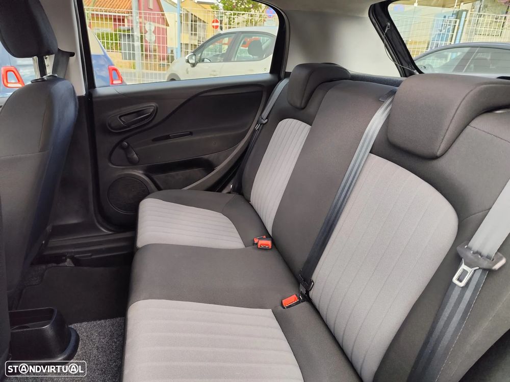 Fiat Punto 1.3 M-Jet Lounge S&S - 14