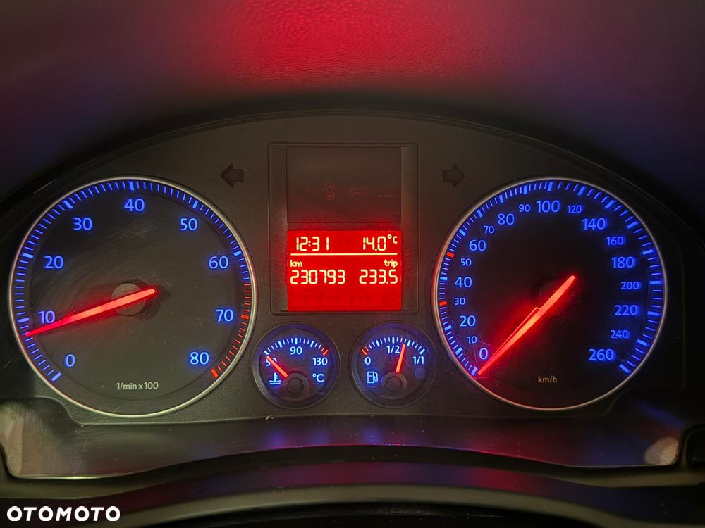 Volkswagen Golf - 4