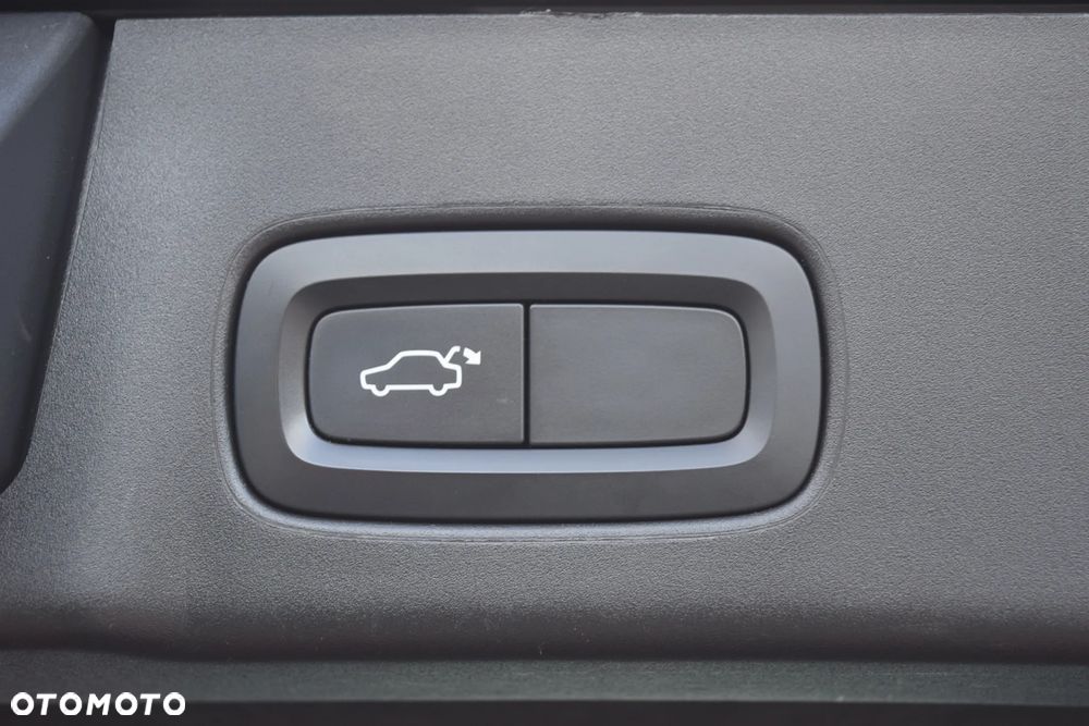 Volvo V90 D4 Geartronic R Design - 37