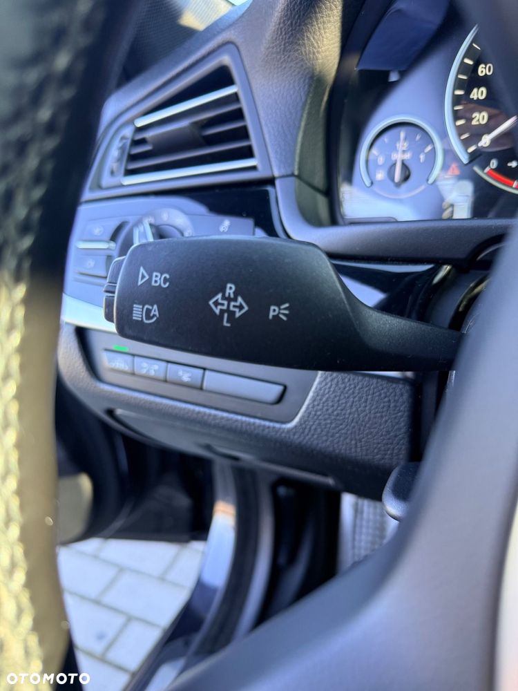 BMW Seria 5 520d M Sport sport - 8