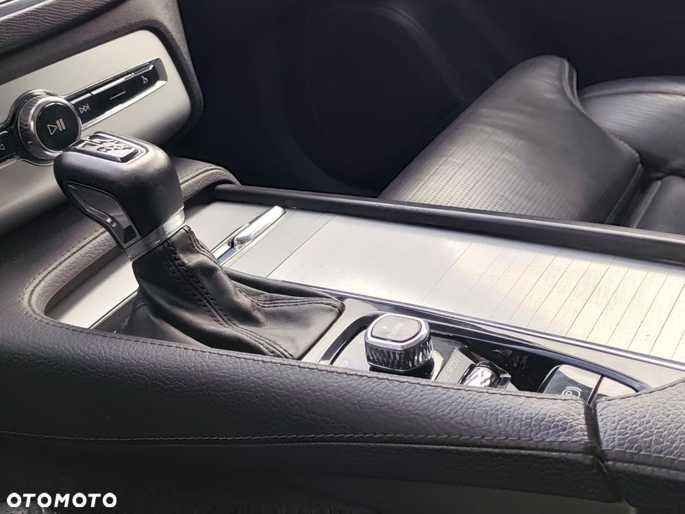 Volvo XC 90 T5 AWD Momentum - 20