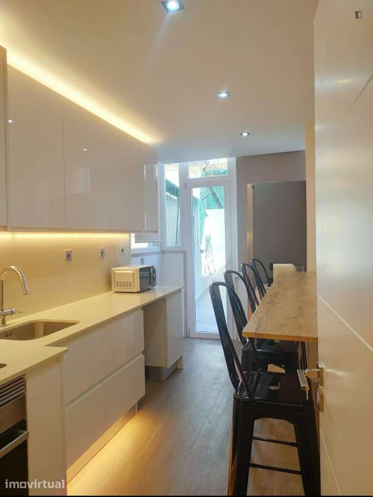 Quarto - localizado em Amadora Lisbon - Grande imagem: 3/17