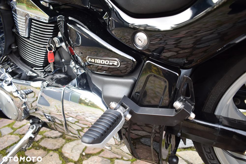 Suzuki Intruder - 33