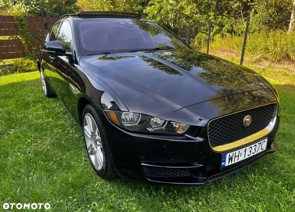 Jaguar XE 25t AWD Pure - 1