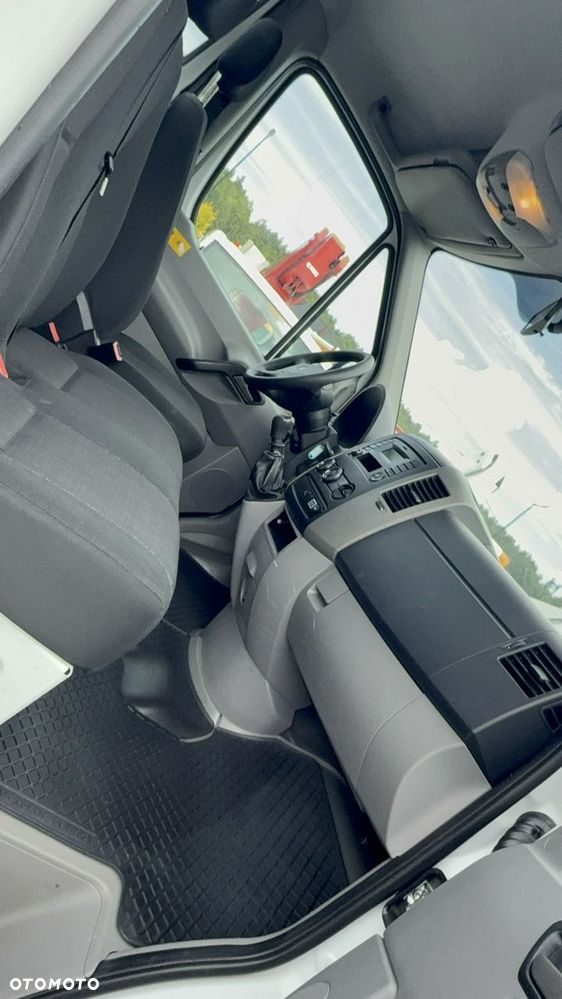 Mercedes-Benz Sprinter - 20
