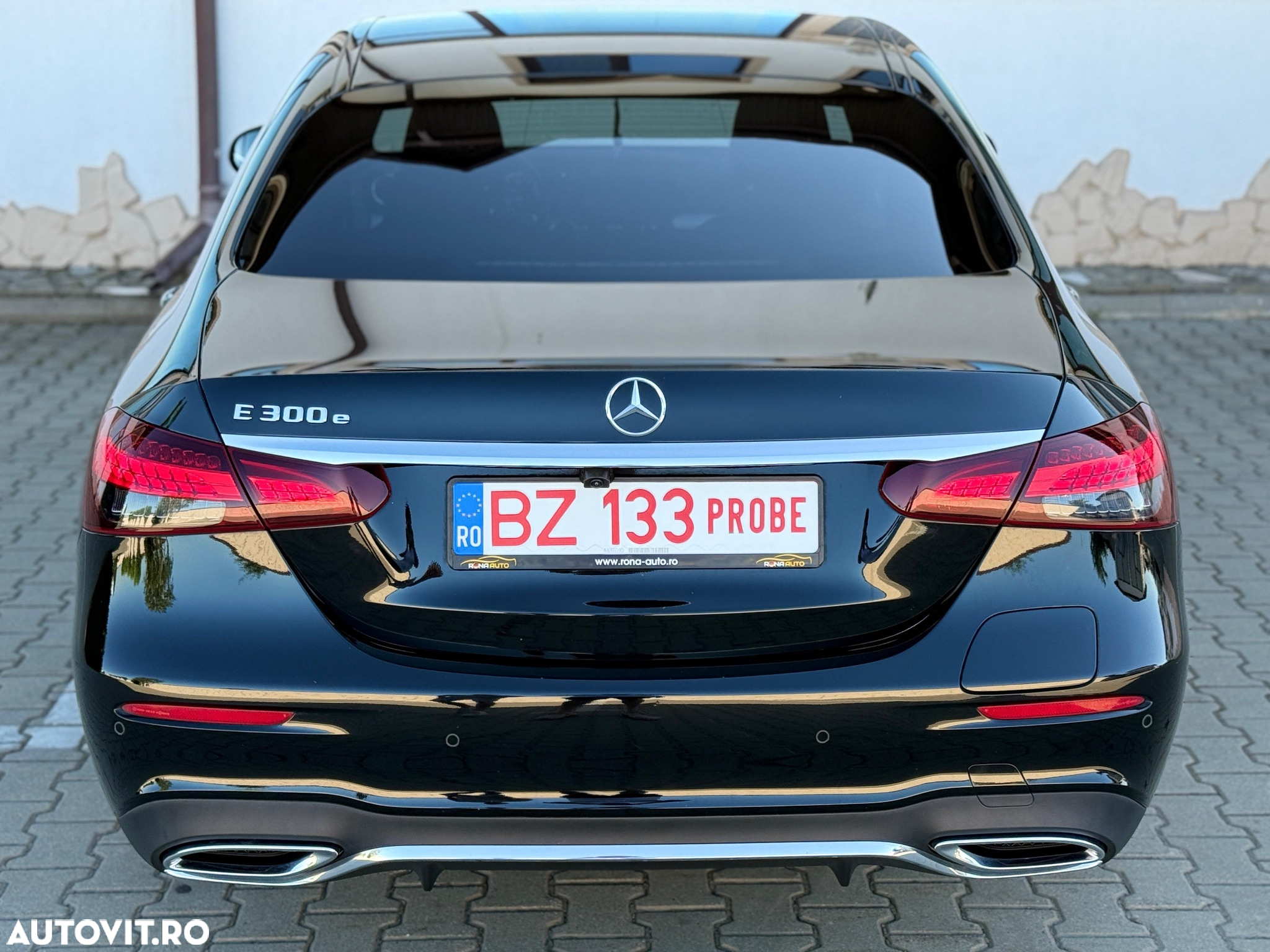 Mercedes-Benz E 300 T 9G-TRONIC AMG Line - 2