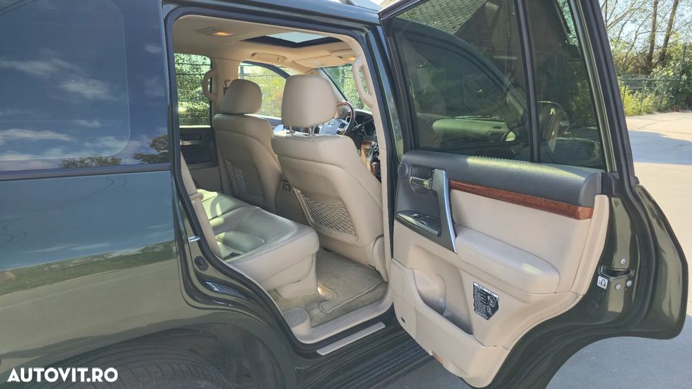 Toyota Land Cruiser 4.5 D-4D V8 Luxury - 17