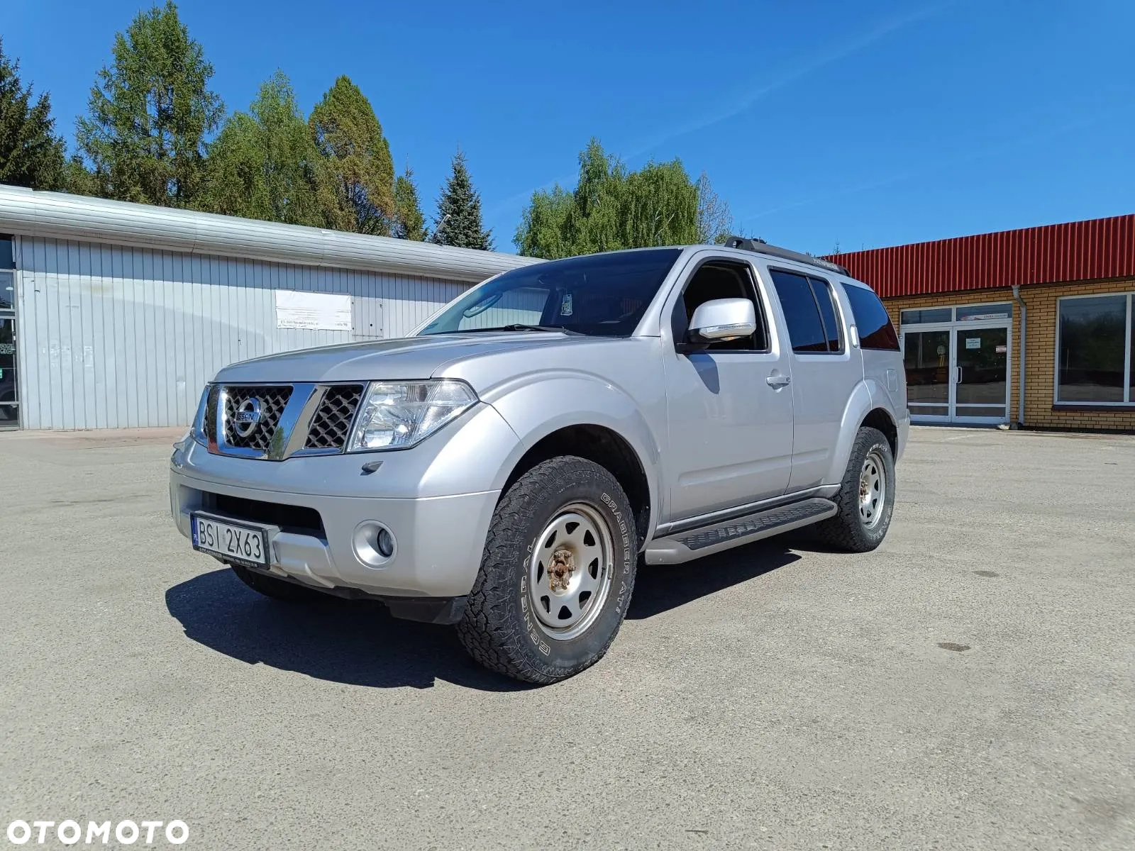 Nissan Pathfinder - 10