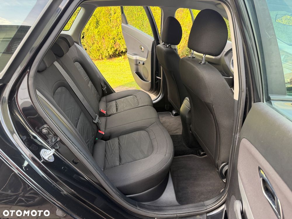 Kia Ceed 1.6 GDI ISG Platinum Edition - 24