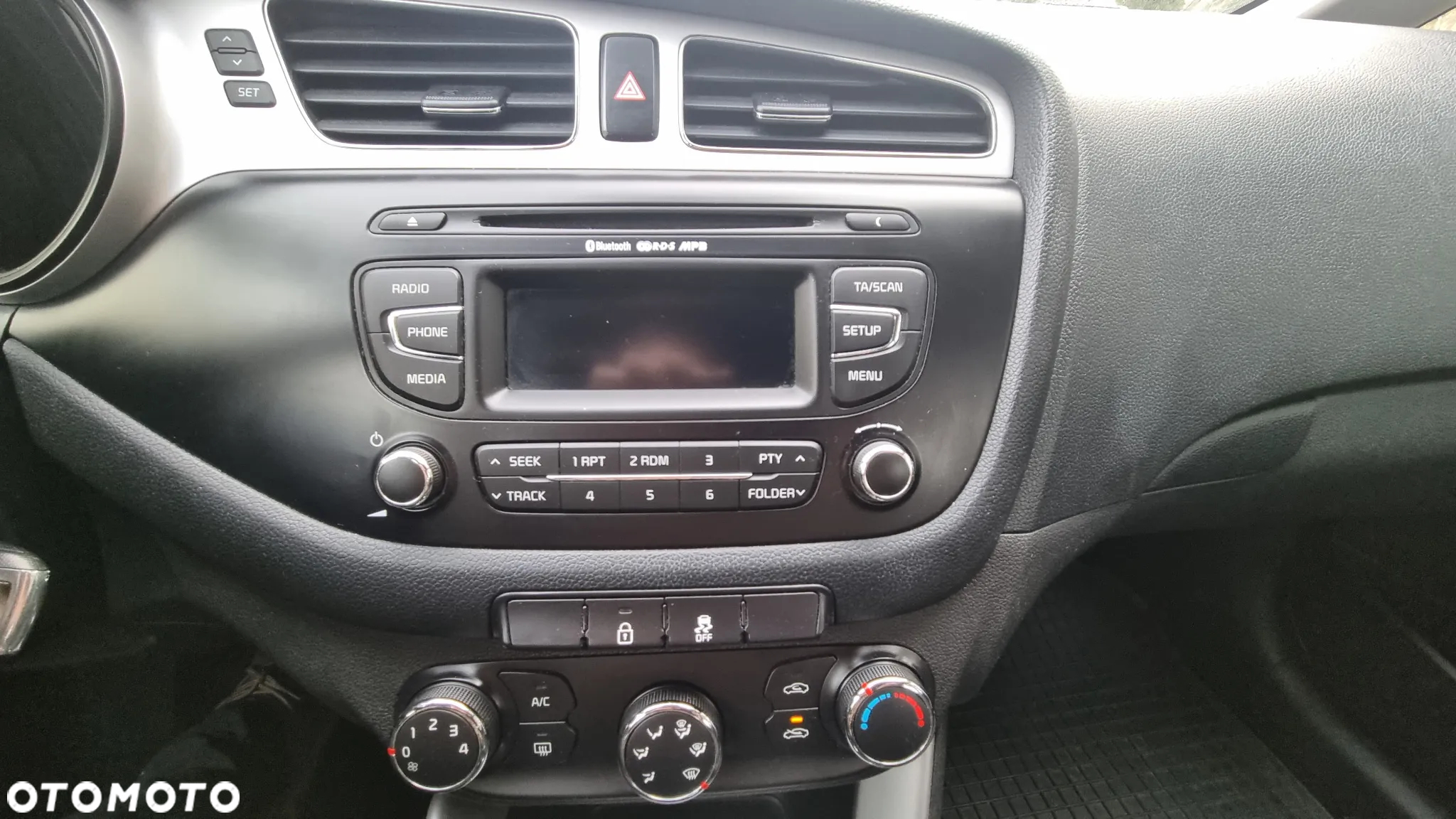 Kia Ceed Cee'd 1.6 GDI M - 4