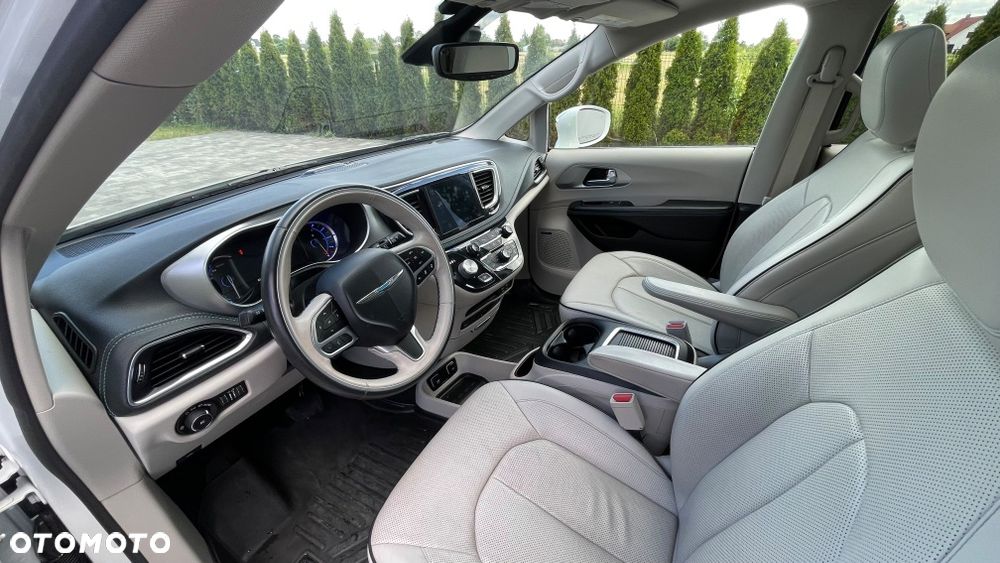 Chrysler Pacifica - 3