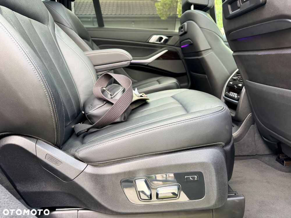 BMW X7 M50i sport - 26