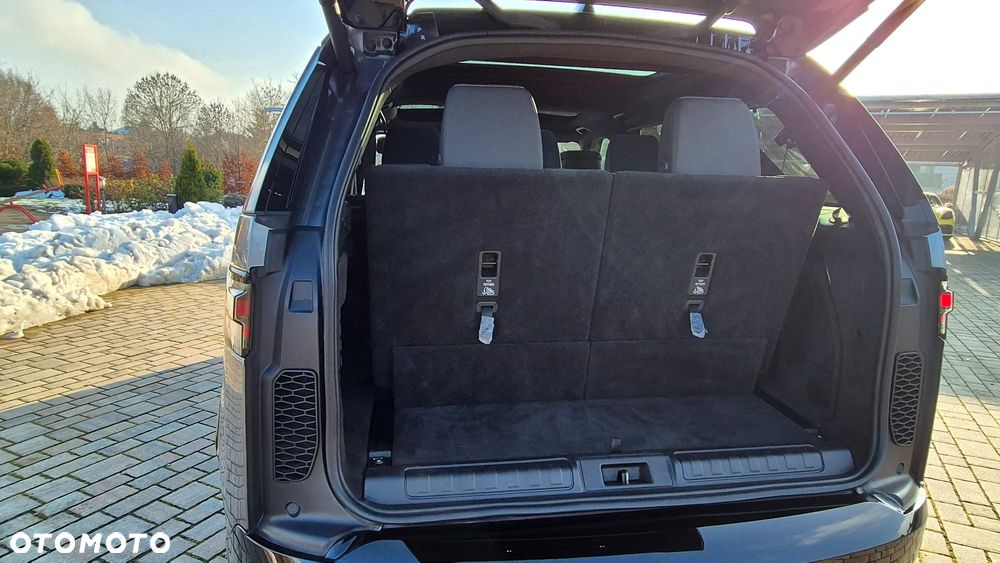 Land Rover Discovery 2.0 P300 R-Dynamic SE - 11