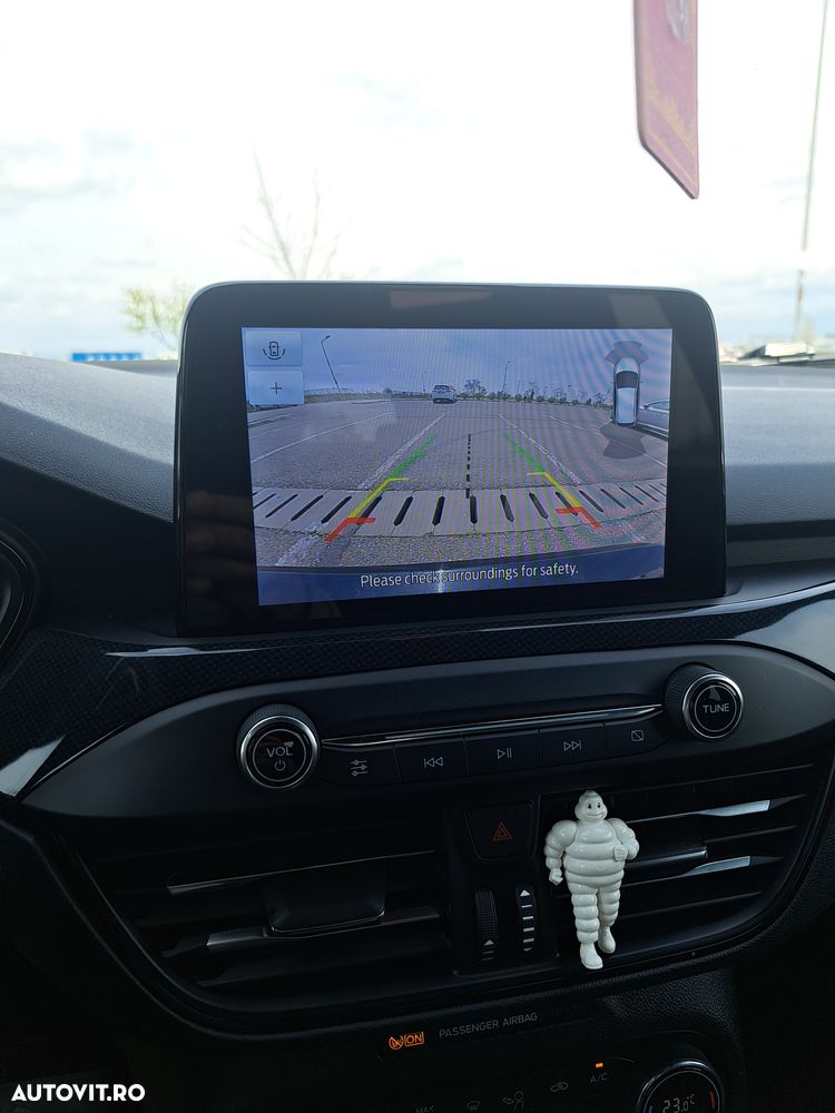 Ford Focus 1.5 EcoBoost ST-Line - 13