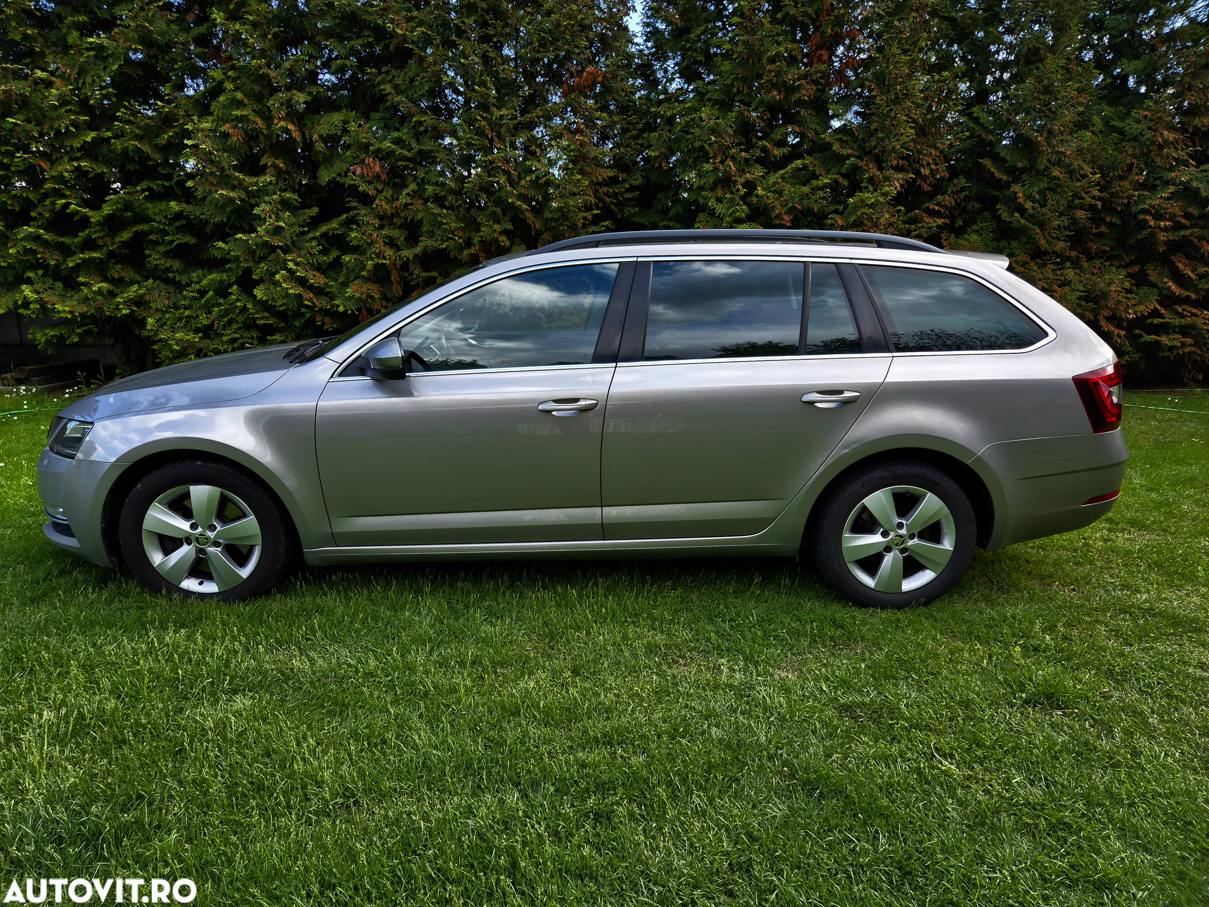 Skoda Octavia 2.0 TDI DSG First Edition - 4