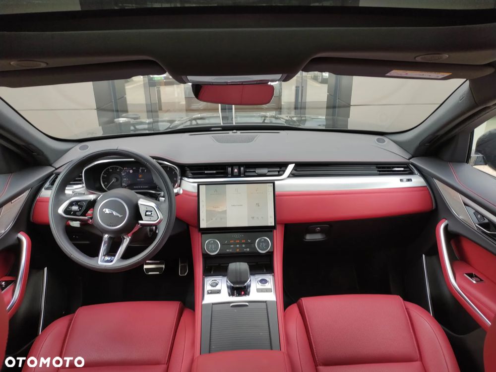 Jaguar F-Pace - 6