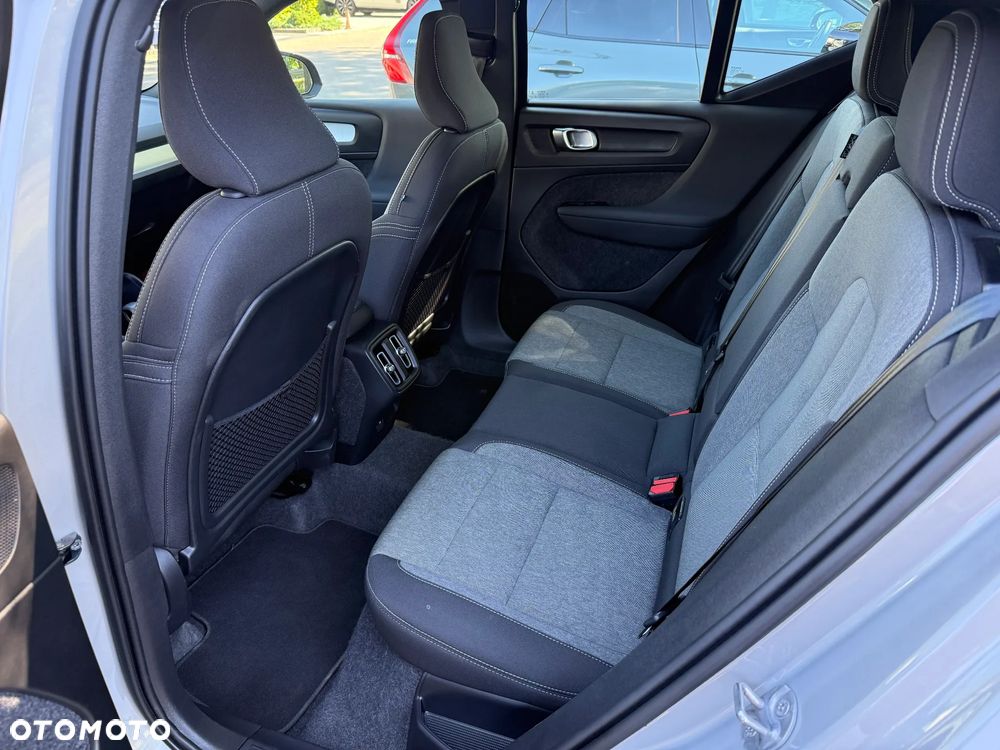 Volvo XC 40 B3 Plus Dark - 13