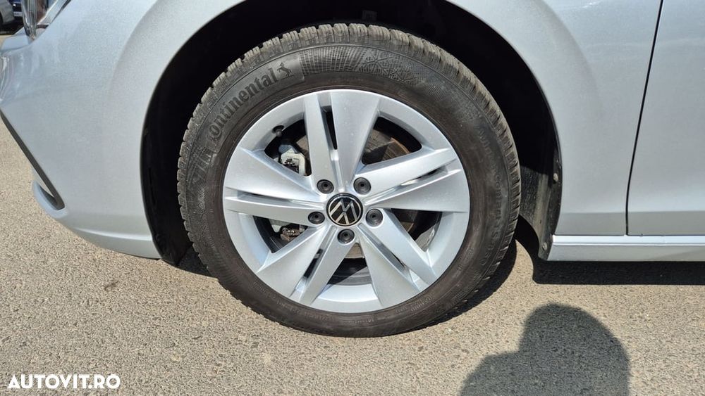 Volkswagen Golf 1.0 eTSI DSG MHEV Life - 9