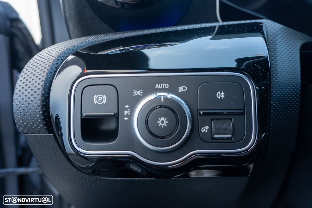 Mercedes-Benz CLA 180 7G-DCT AMG Line - 21