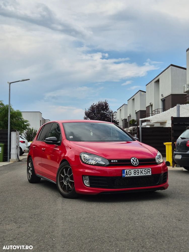 Volkswagen Golf - 1